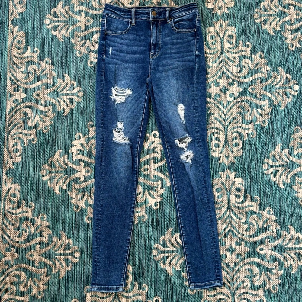 American Eagle Super Hi-Rise Jegging Distressed Skinny Jeans